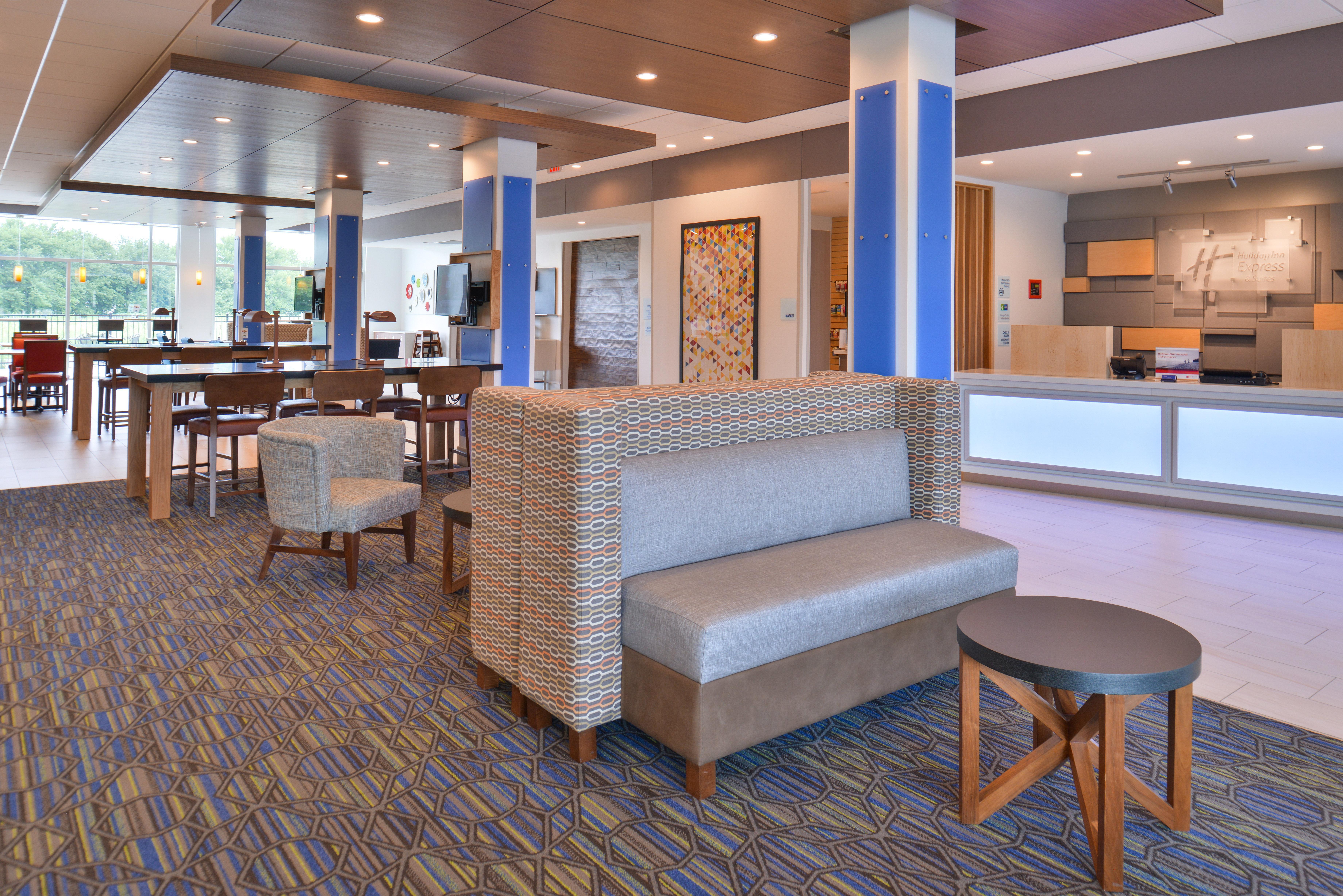 Holiday Inn Express & Suites Omaha Airport, An Ihg Hotel Carter Lake Exterior photo